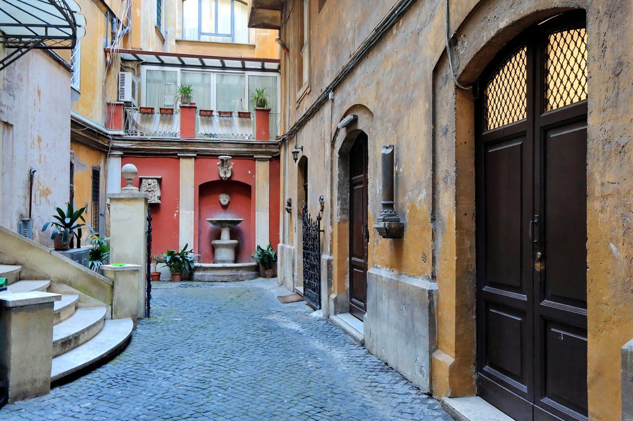 Wonderful Apartment In Trevi Area Roma Exterior foto